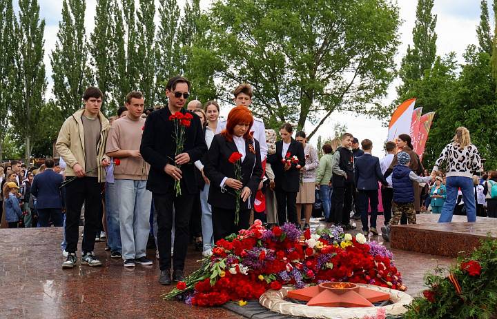 Представители Мичуринского ГАУ возложили цветы к Вечному огню