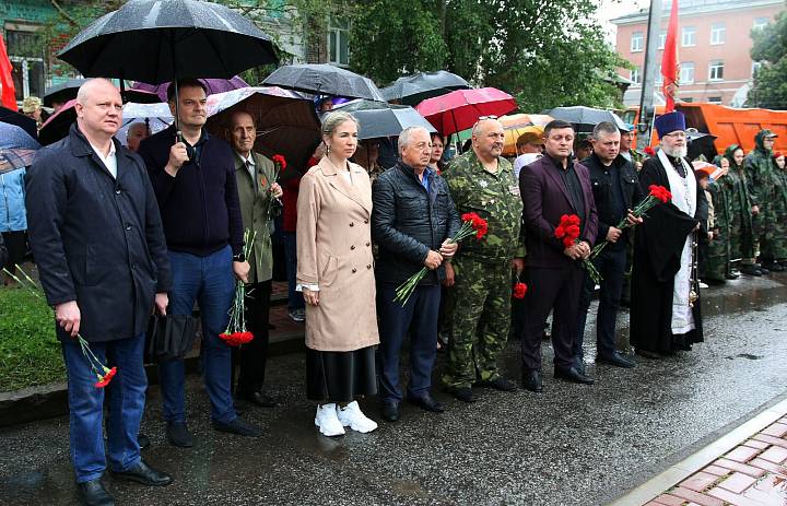 Отдали дань уважения ветеранам боевых действий  